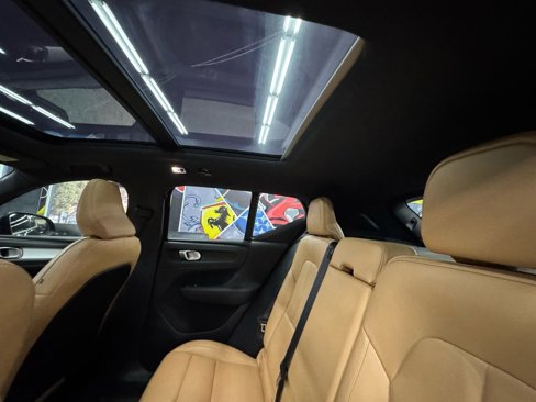 Used 2019 Volvo XC40 T5 Momentum image 39
