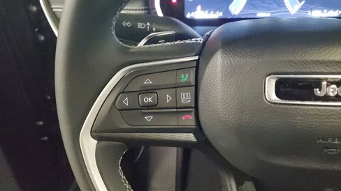 Used 2025 Jeep Grand Cherokee L Laredo image 30