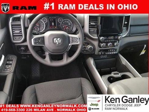New 2026 RAM 1500 4x4 Crew Cab image 11