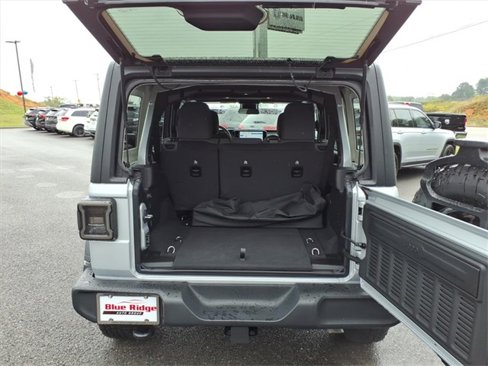 Used 2024 Jeep Wrangler Sport S image 13