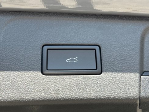 New 2026 Volkswagen Atlas SE image 14