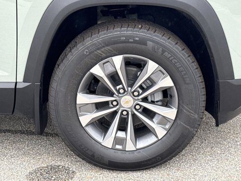 New 2026 Chevrolet Equinox LT w/ Convenience Package II image 9