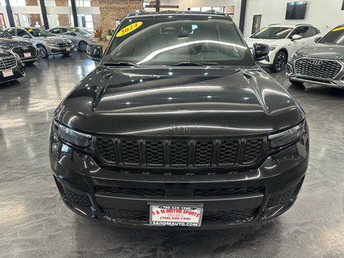 Used 2024 Jeep Grand Cherokee L Laredo image 2