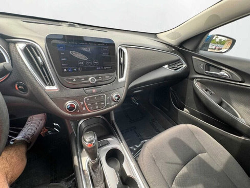 Used 2019 Chevrolet Malibu LT image 24