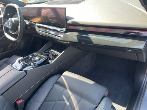 Used 2024 BMW i5 eDrive40i w/ Premium Package image 23