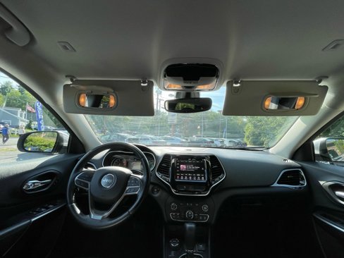 Used 2019 Jeep Cherokee Limited image 25
