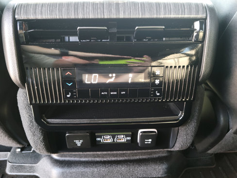 Used 2022 Jeep Wagoneer Series III image 22
