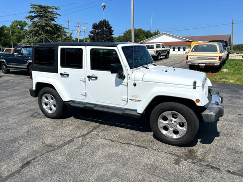 Used 2014 Jeep Wrangler Unlimited Sahara image 3