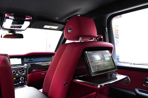 Used 2023 Rolls-Royce Cullinan Black Badge w/ Driver's Package image 13