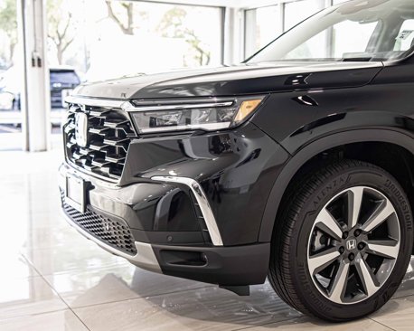 Used 2025 Honda Pilot Elite image 4
