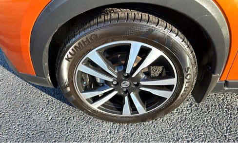 Used 2019 Nissan Kicks SR w/ SR Premium Package image 9