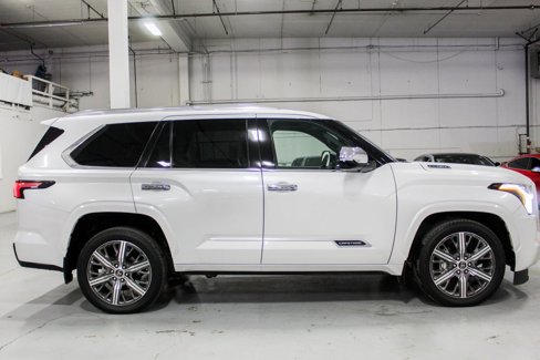 Used 2023 Toyota Sequoia Capstone image 7