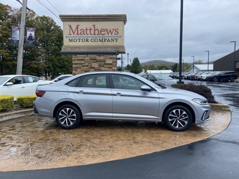 Used 2025 Volkswagen Jetta S image 4