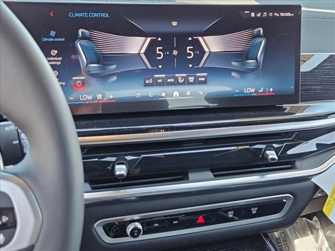 New 2026 BMW X7 M60i w/ Climate Comfort Package image 14