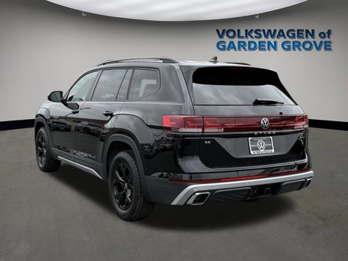 New 2025 Volkswagen Atlas Peak Edition SE image 7