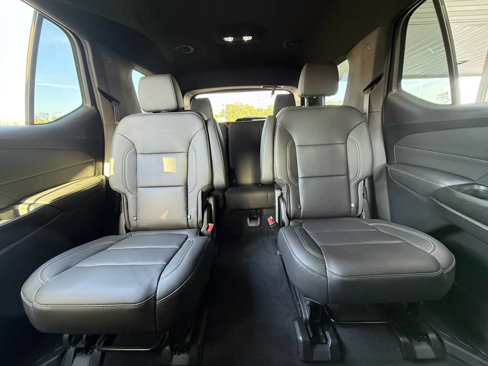 Used 2023 Chevrolet Traverse LT w/ LT Premium Package image 36