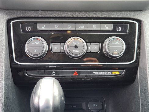 Used 2021 Volkswagen Atlas SEL Premium image 22