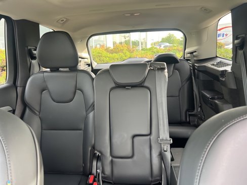 Certified 2025 Volvo XC90 B5 Core image 25