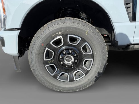 New 2025 Ford F250 Platinum image 9