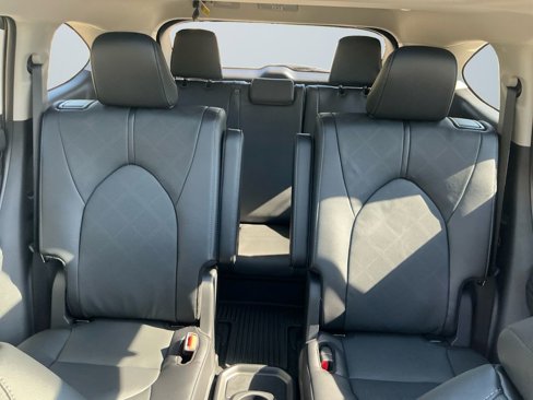 New 2025 Toyota Highlander Platinum image 13