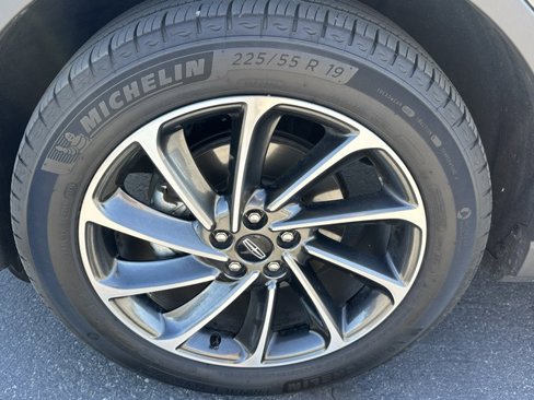 Used 2023 Lincoln Corsair AWD image 17