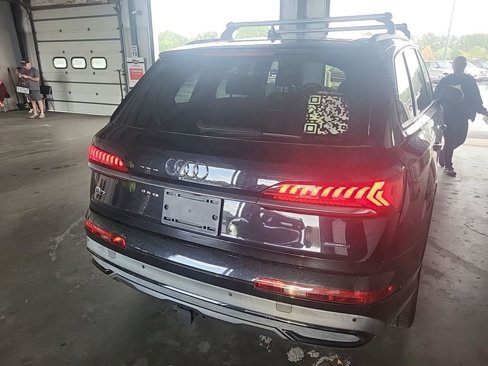 Used 2020 Audi Q7 3.0T Premium Plus w/ Premium Plus Package image 3