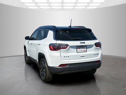 Certified 2022 Jeep Compass Limited w/ Sun and Sound Group image 5