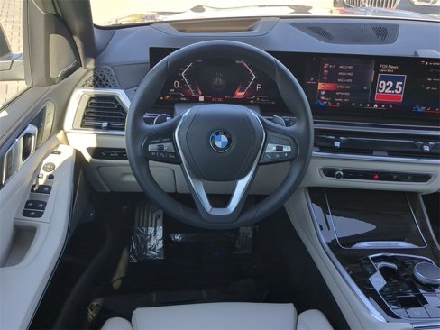 Certified 2025 BMW X5 xDrive50e w/ Premium Package image 17
