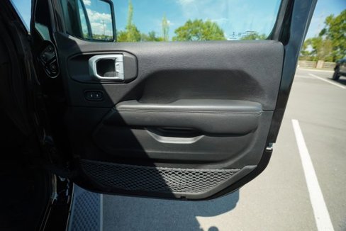 Used 2020 Jeep Wrangler Unlimited Sahara image 18