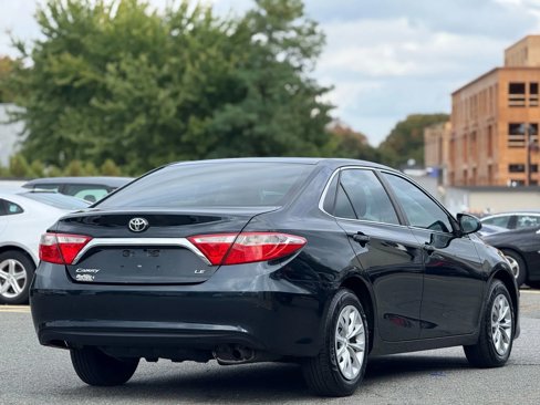 Used 2015 Toyota Camry LE image 7