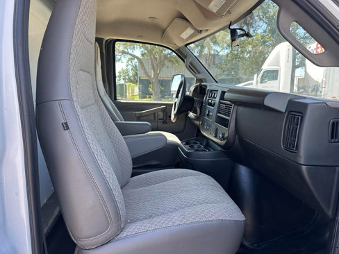 Used 2024 Chevrolet Express 3500 w/ Power Convenience Package image 17