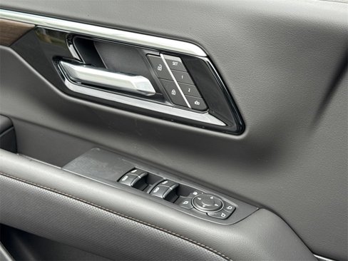 New 2026 Chevrolet Suburban High Country image 40