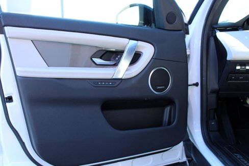 Used 2020 Land Rover Discovery Sport SE R-Dynamic image 7