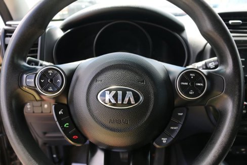 Used 2016 Kia Soul + image 5