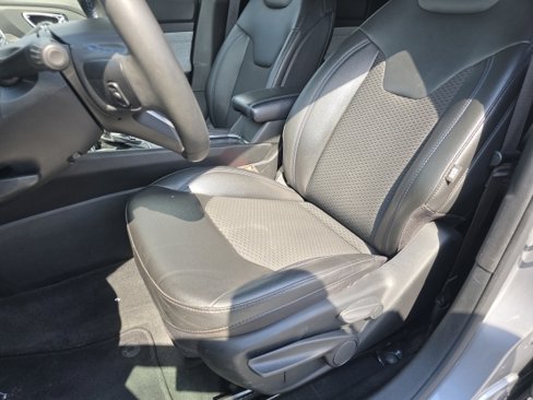 Used 2022 Jeep Compass Latitude image 16