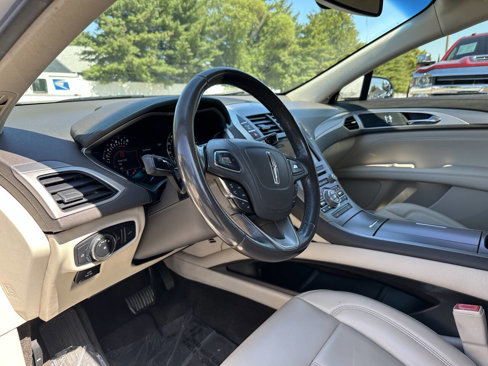 Used 2017 Lincoln MKZ Premiere image 18