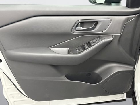 Used 2026 Nissan Rogue S image 9