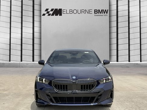 New 2026 BMW 550e xDrive image 2