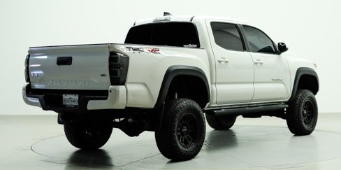 Used 2022 Toyota Tacoma TRD Off-Road image 14