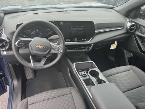 New 2026 Chevrolet Equinox LT image 2