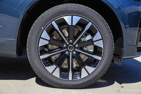 New 2026 Volvo XC60 T8 Ultra image 10