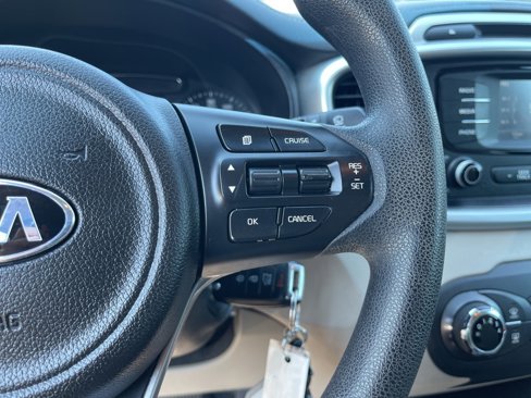 Used 2016 Kia Sorento LX image 17