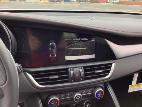 New 2025 Alfa Romeo Giulia AWD w/ Driving Assist Package image 15