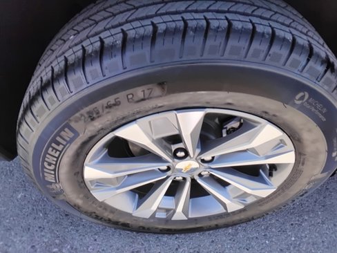 Used 2025 Chevrolet Equinox LT w/ Convenience Package II image 31