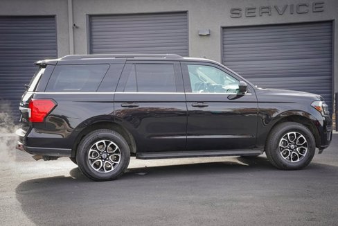 Used 2023 Ford Expedition XLT image 7