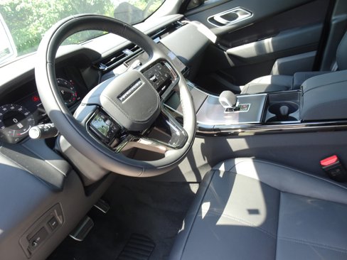 New 2026 Land Rover Range Rover Velar Dynamic SE image 19