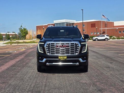 New 2025 GMC Yukon Denali w/ Denali Reserve Package image 36