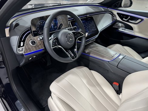 New 2026 Mercedes-Benz E 350 4MATIC Sedan image 5