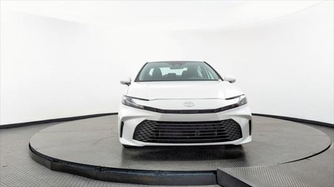 Used 2025 Toyota Camry LE image 12