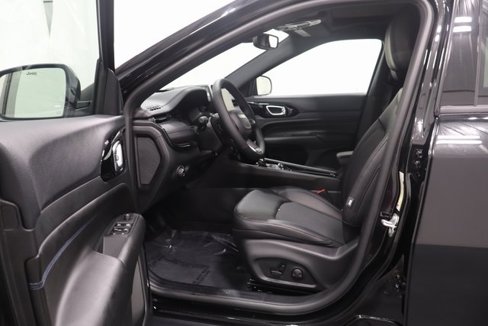 New 2025 Jeep Compass Latitude image 10